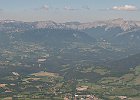 Bonnet de Calvin, ouest - Roc de Peyrole (à g), Tourte Barreaux (centre), Mont Aiguille (à d), avec Mens en bas : Dévoluy, Walks